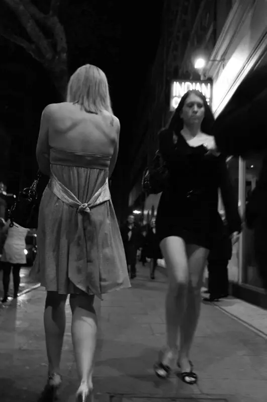 Women walking downtown at night | 2008 | London, UK