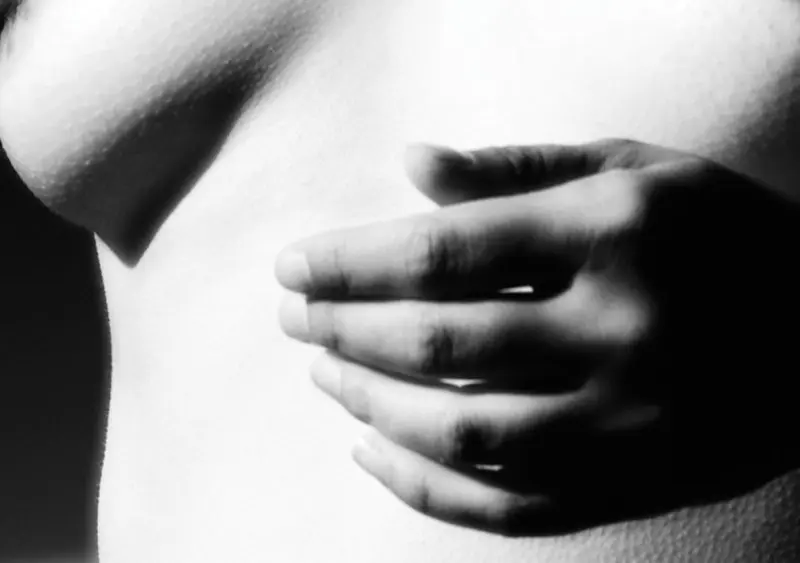 Hand on torso | 2022